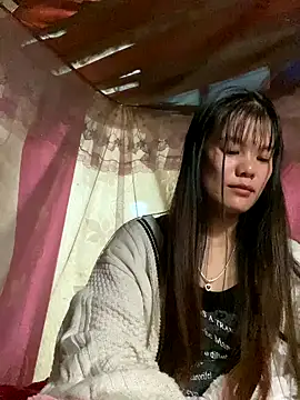 PhanHaa online show from November 12, 2025, 1:44 pm