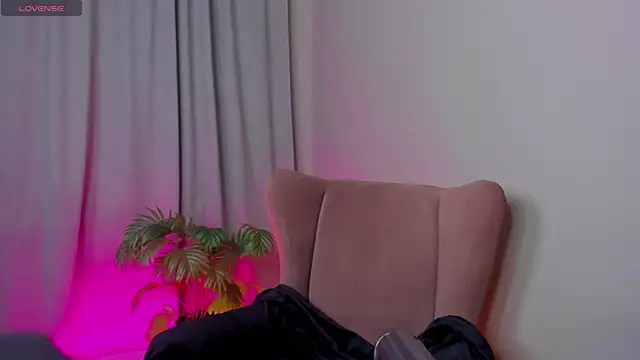 Ann Perry online show from October 10, 2025, 2:21 am