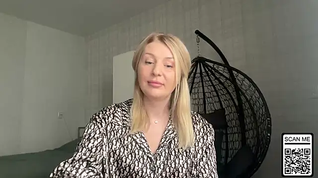 Snapshot of Blondie_xoxoxo chatting on April 23, 2026, 11:20 am Blondie xoxoxo online show from April 23, 2026, 11:20 am