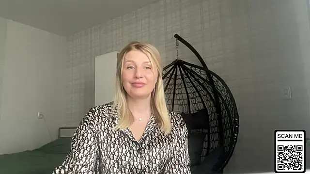 Snapshot of Blondie_xoxoxo chatting on April 23, 2026, 1:57 pm Blondie xoxoxo online show from April 23, 2026, 1:57 pm
