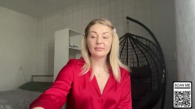 Snapshot of Blondie_xoxoxo chatting on April 28, 2026, 8:30 am Blondie xoxoxo online show from April 28, 2026, 8:30 am