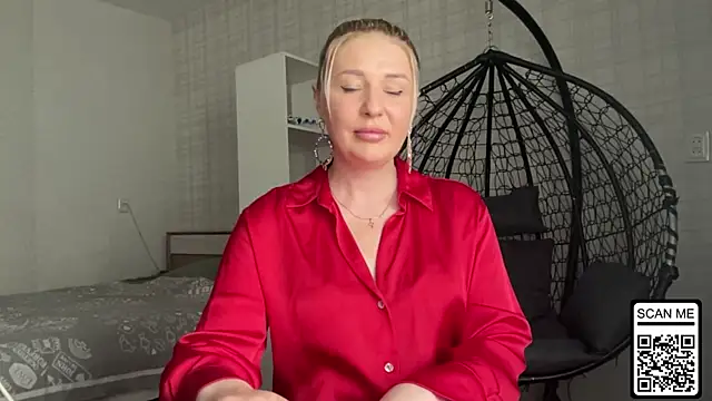 Snapshot of Blondie_xoxoxo chatting on May 25, 2026, 1:06 pm Blondie xoxoxo online show from May 25, 2026, 1:06 pm