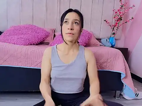 Snapshot of DarlingDuchess_ chatting on October 6, 2025, 3:42 pm DarlingDuchess  online show from October 6, 2025, 3:42 pm