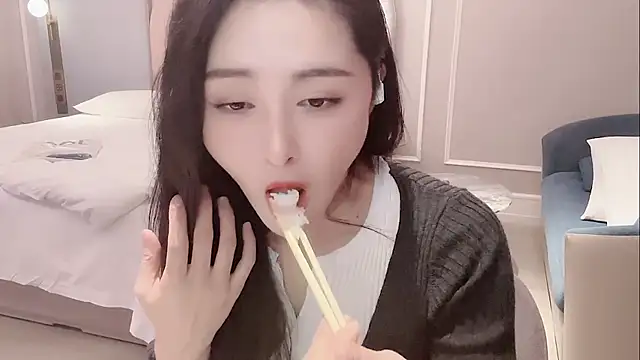 Ianxuan online show from November 15, 2025, 12:45 pm