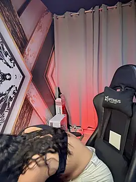 jenn fit online show from December 5, 2025, 3:37 am