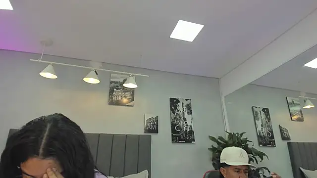 violet and myers online show from November 5, 2025, 11:32 am