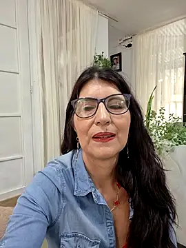 Snapshot of swity_foster chatting on April 6, 2026, 1:34 pm swity foster online show from April 6, 2026, 1:34 pm