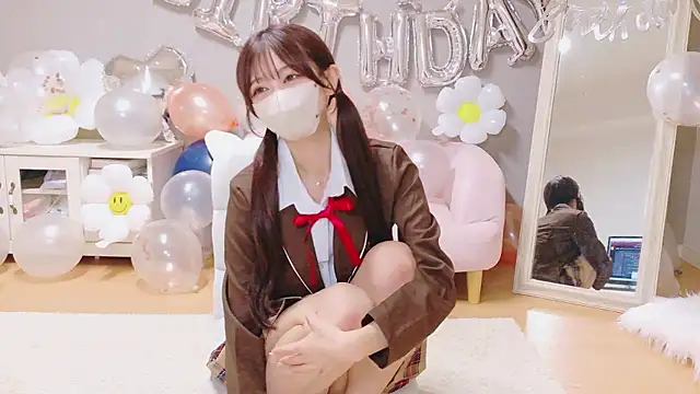 Yuna-ch online show from October 13, 2025, 10:37 am