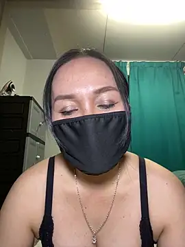 melyiaaa online show from April 3, 2026, 2:04 pm