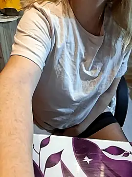 qSensi online show from October 26, 2025, 11:53 pm