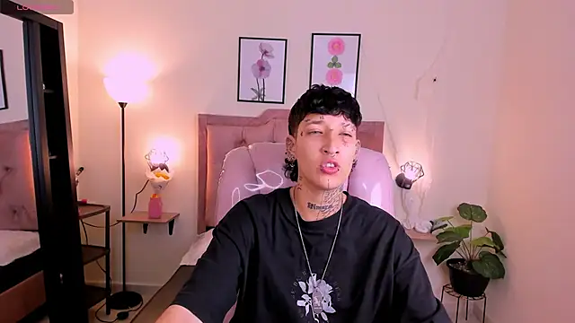 Luci Rose online show from October 5, 2025, 3:05 am