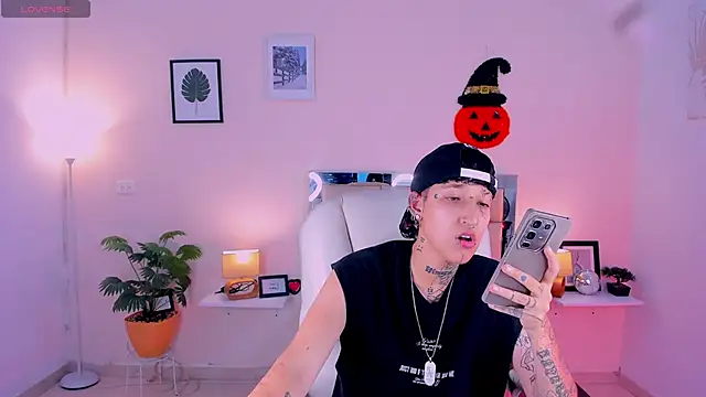 Luci Rose online show from October 7, 2025, 2:20 am