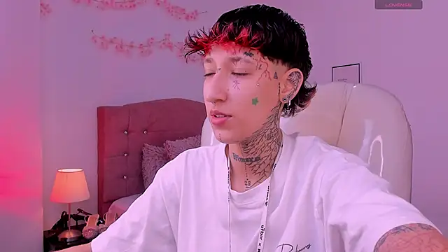 Snapshot of Luci_Rose chatting on May 30, 2026, 10:23 am Luci Rose online show from May 30, 2026, 10:23 am