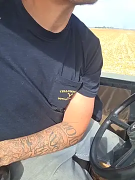 twistafatpipe online show from October 13, 2025, 5:35 pm