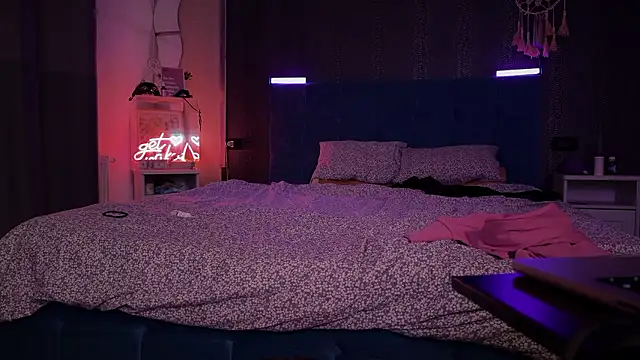 Snapshot of Secret_Lovers1 chatting on January 14, 2026, 8:36 pm Secret Lovers1 online show from January 14, 2026, 8:36 pm