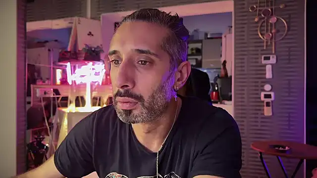 Snapshot of Secret_Lovers1 chatting on January 18, 2026, 8:01 pm Secret Lovers1 online show from January 18, 2026, 8:01 pm