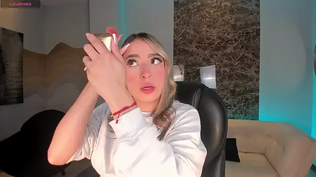 LizzCooper online show from November 14, 2025, 4:11 am