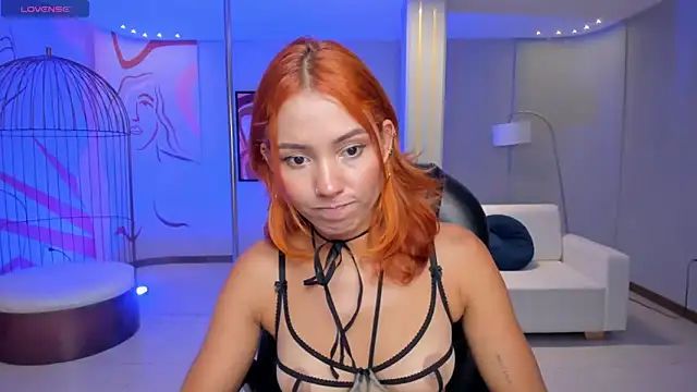 AmberColors  online show from November 5, 2025, 7:25 pm