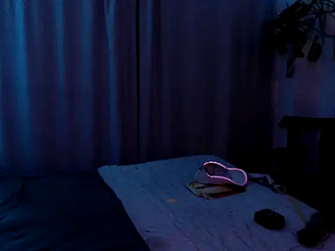 bluegoddessstoned online show from October 3, 2025, 2:52 am