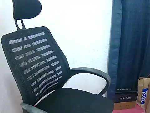 B-e-l-l-e online show from October 7, 2025, 7:05 am