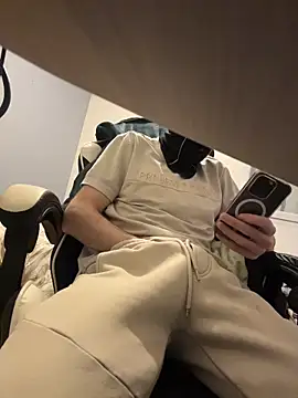 Snapshot of tok_lo24 chatting on February 8, 2026, 1:36 pm tok lo24 online show from February 8, 2026, 1:36 pm