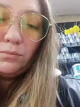 Kiss Eva online show from February 26, 2026, 2:38 pm