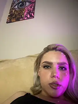 April Purr online show from October 24, 2025, 1:07 pm