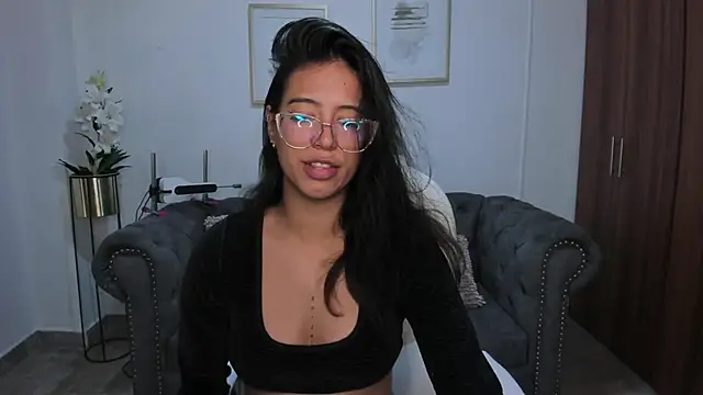 raven stonee online show from October 16, 2025, 3:18 am