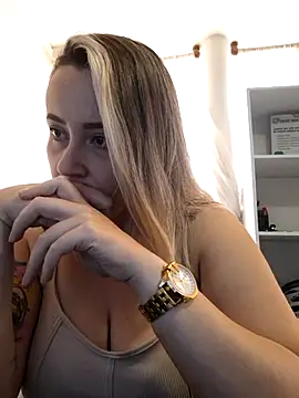 CurvyLust x online show from September 19, 2025, 3:13 pm