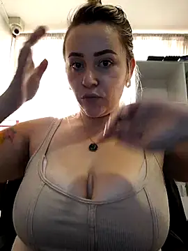 CurvyLust x online show from October 10, 2025, 3:44 pm