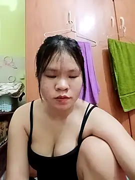 emyeuhss online show from October 4, 2025, 12:36 pm