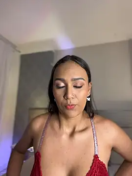 Snapshot of MiilaBlake chatting on May 14, 2026, 7:42 pm MiilaBlake online show from May 14, 2026, 7:42 pm