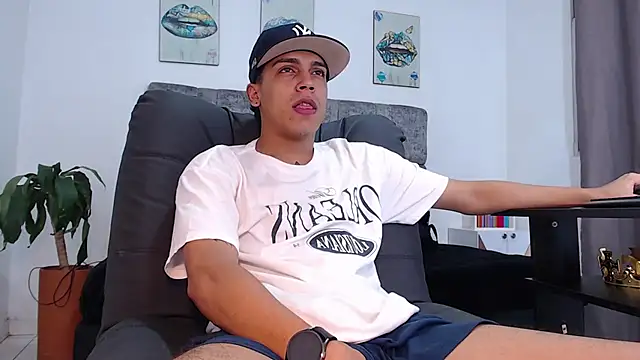 Snapshot of david_santos16 chatting on October 18, 2025, 3:42 am david santos16 online show from October 18, 2025, 3:42 am