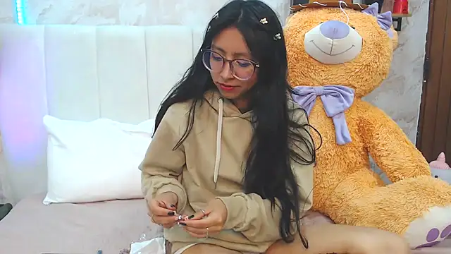 VioletxBloom online show from October 15, 2025, 7:36 pm