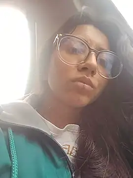 VioletxBloom online show from December 15, 2025, 5:50 pm