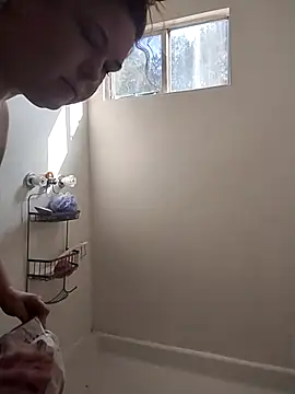 LacyLaurent online show from November 9, 2025, 4:16 pm