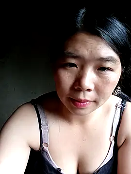 quynhkoolbae online show from October 8, 2025, 1:03 am