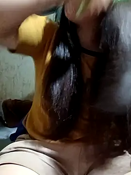 quynhkoolbae online show from April 7, 2026, 11:37 pm