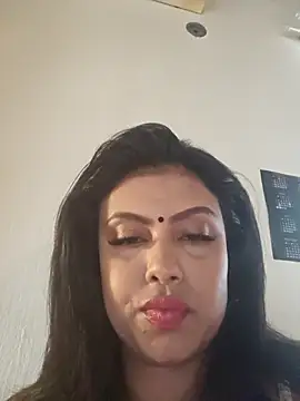 Indian GlowingMiax online show from December 18, 2025, 5:24 am