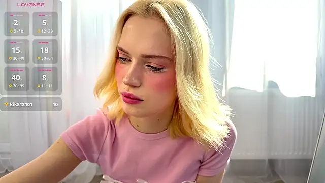 GlaydsLeveto online show from March 29, 2026, 4:56 am