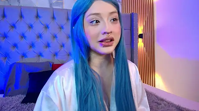 Suxan White  online show from March 11, 2026, 12:33 pm