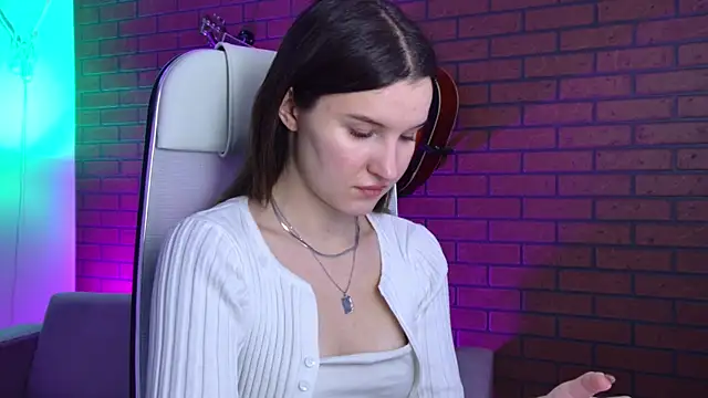 AgataWillis online show from December 19, 2025, 7:37 am