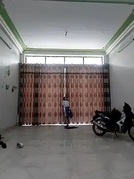 linda bae00 online show from September 12, 2025, 2:55 am