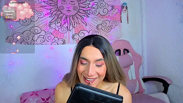Snapshot of brihanna_cooper chatting on June 19, 2026, 1:37 pm brihanna cooper online show from June 19, 2026, 1:37 pm