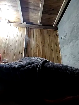 phungtiti online show from April 12, 2026, 7:41 pm