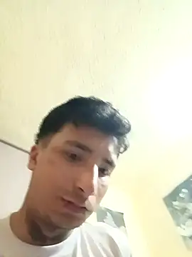 Snapshot of derek_devil24 chatting on April 16, 2026, 4:35 am derek devil24 online show from April 16, 2026, 4:35 am