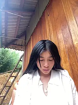 EmLy02 online show from November 4, 2025, 1:27 am