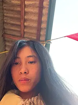 EmLy02 online show from January 13, 2026, 1:22 am