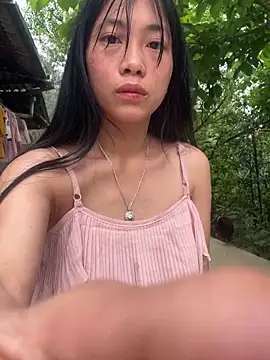 Snapshot of EmLy02 chatting on March 29, 2026, 12:43 am EmLy02 online show from March 29, 2026, 12:43 am