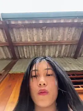 Snapshot of EmLy02 chatting on April 1, 2026, 2:23 am EmLy02 online show from April 1, 2026, 2:23 am